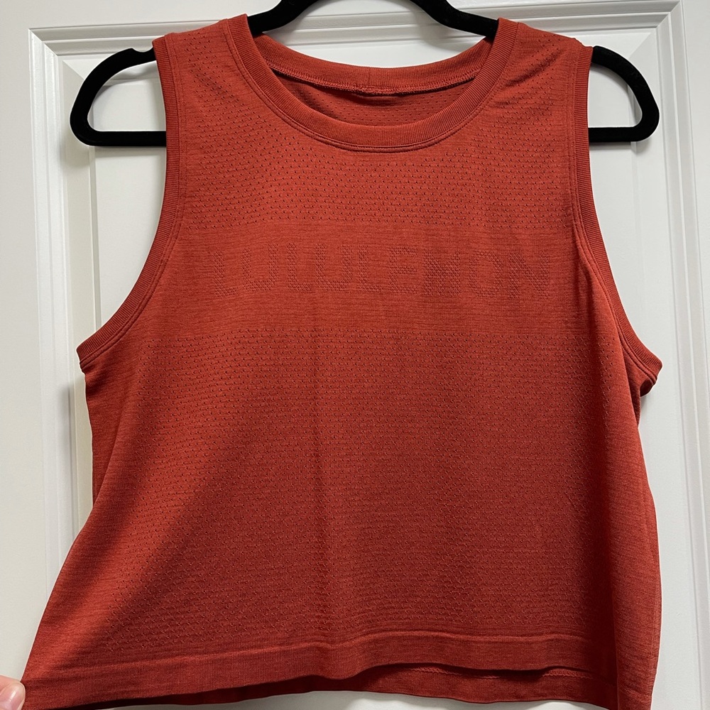 Lululemon crop shirt - Burnt Orange - Size 8